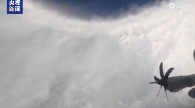 颶風(fēng)“梅麗莎”風(fēng)眼震撼畫面！