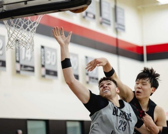 队记:开拓者喜欢打无中锋阵容