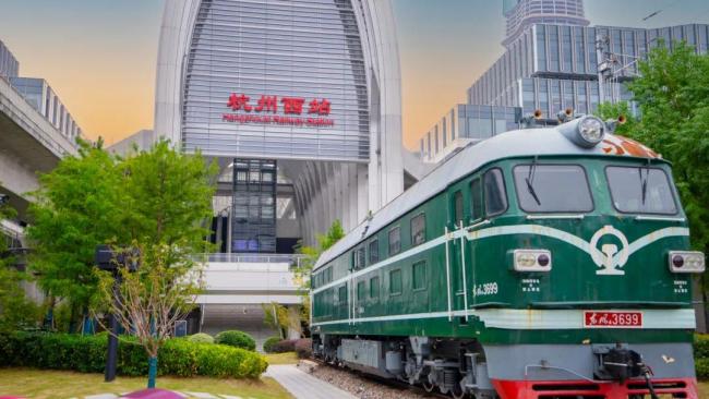 未来感十足!网友:这个车站“太科幻”!