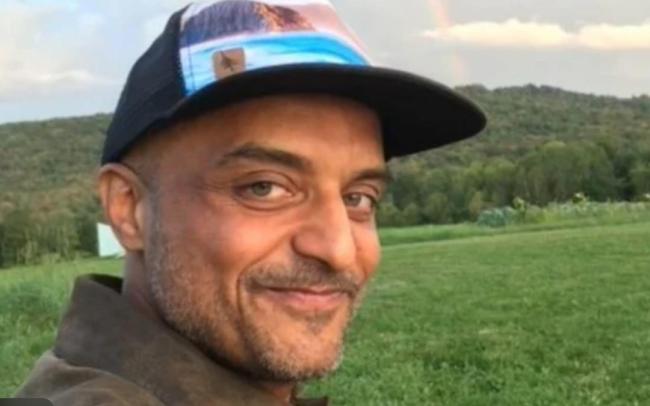 美国印度裔霸总被前员工杀害 职场压榨的悲剧