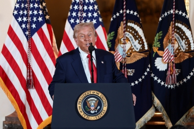 美国民主党人报告：特朗普自我挖坑，给了中国底牌 贸易战反让中国占优