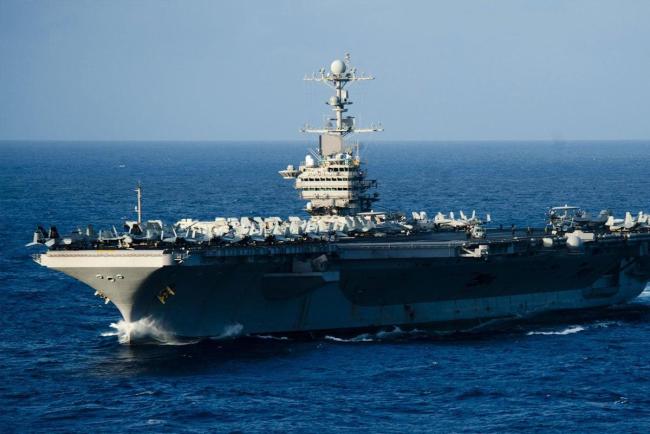 评论员:美军连摔飞机致对华底气不足 展示肌肉变展示骨折