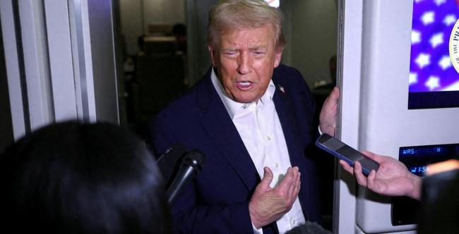 美财长打卡空军一号