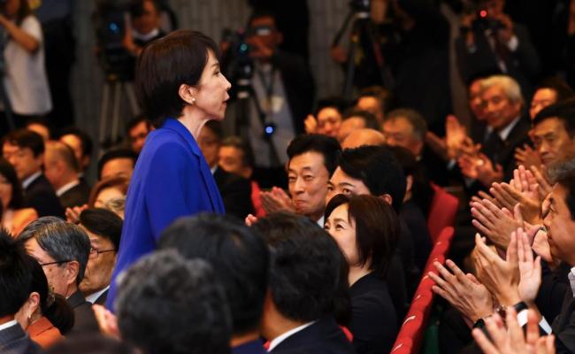 日本首个女首相为何如此极端保守 从重金属鼓手到政坛强人