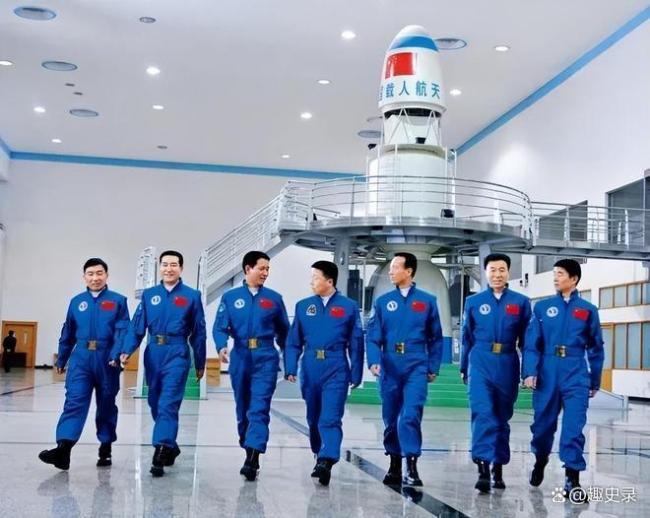 与航天员家人见证神二十一发射 共筑飞天梦想