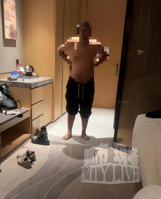 夫妻入住酒店 半夜遭赤身男闯入