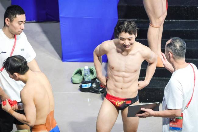 鄂将王宗源郑九源备战男团比赛 挑战卫冕冠军广东队