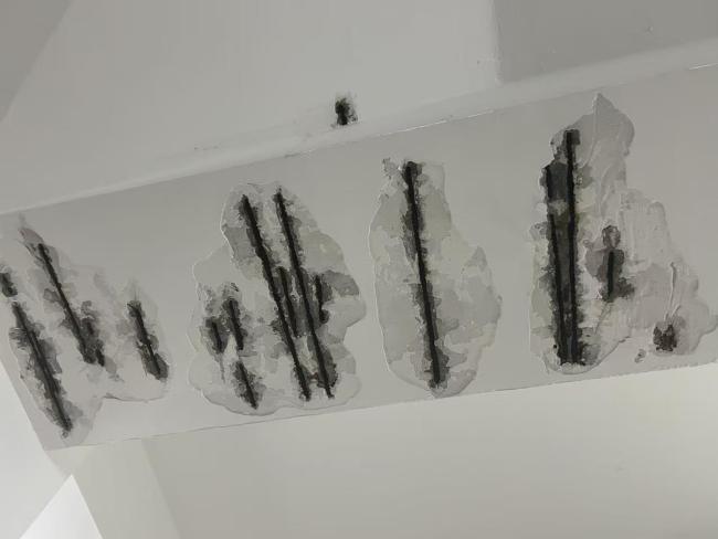 深圳一人才住房地下车库钢筋生锈