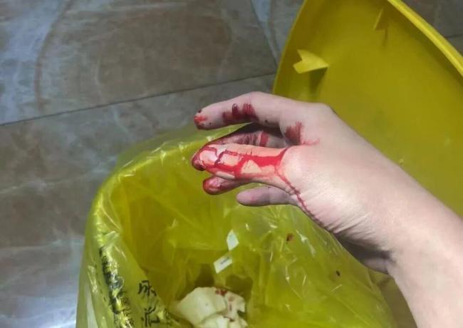 民警被拖行百米终将嫌疑人绳之以法 英勇无畏抓捕行动