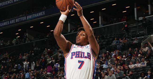 洛瑞完成赛季首秀正式加入20赛季俱乐部