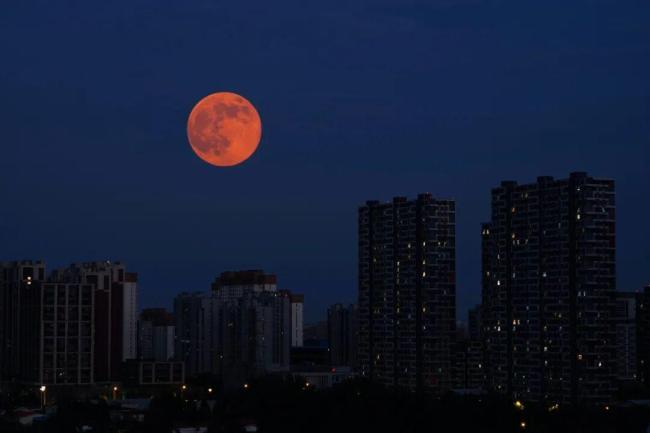 超级月亮惊艳大图 京城拍客捕捉壮观瞬间