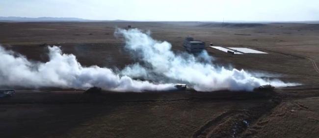 大场面!机器狗无人机开路 实兵对抗演练画面公布