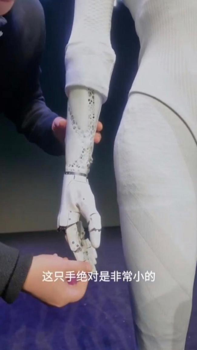 小鹏汽车是真做机器人还是炒作 自证技术真实性引发关注