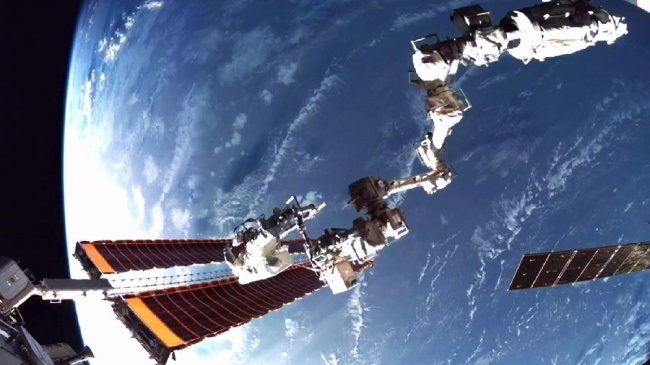 神舟二十号为什么被撞?权威解读