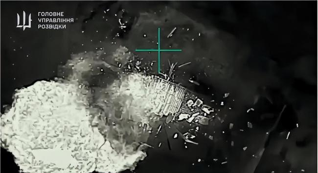 乌克兰公布"罕见"作战画面 特种部队搭乘“黑鹰”直升机突击