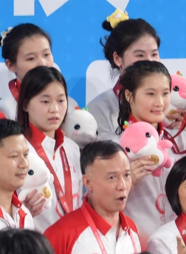 何威仪点评爱徒谢思埸全红婵 师徒情深共创辉煌