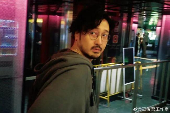 演员『白百何』发长文回应,此前因发文“还能这么操作”引热议 剧组做法引发争议