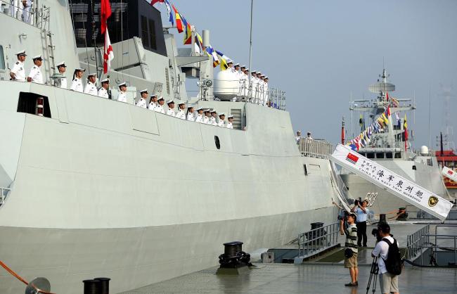 为何常规动力航母可以使用电磁弹射 中国方案的创新突破