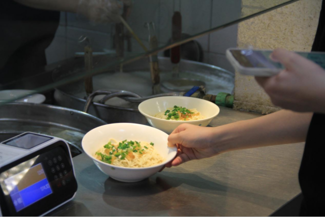 浙大“食堂顶流”靓园拌面配方公开 美味秘诀揭晓