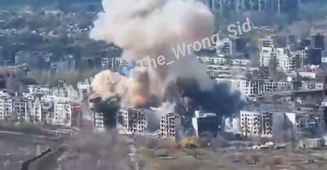 俄军FAB‑3000命中米尔诺格勒阵地，乌第38旅伤亡惨重，地面工事几近覆灭 乌军反攻计划受挫