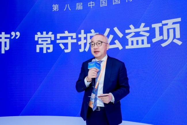 直观复星携Ion支气管镜机器人亮相进博会，以公益守护与人才培养践行医疗普惠