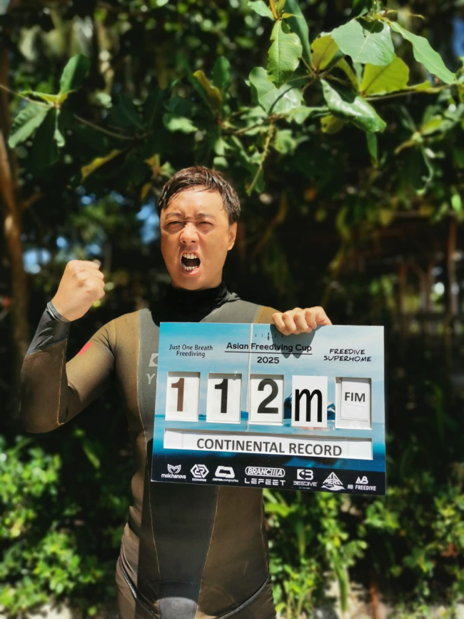 在海下百米感受“活著”的人