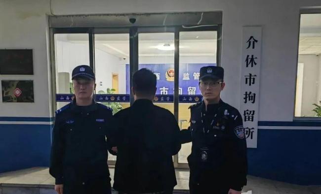 净网:3人为吸粉引流直播谩骂被拘 公然挑衅法律底线