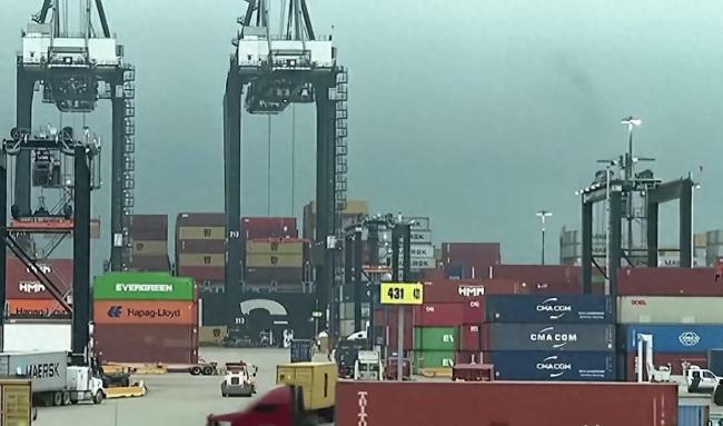 特朗普拟向民众发关税红利谁来买单 民众钱包变瘪真相