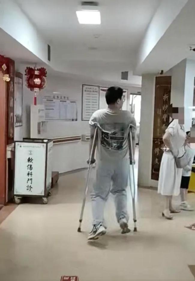 男孩被送矫正基地致半残疾 4人被起诉 虚假宣传的代价