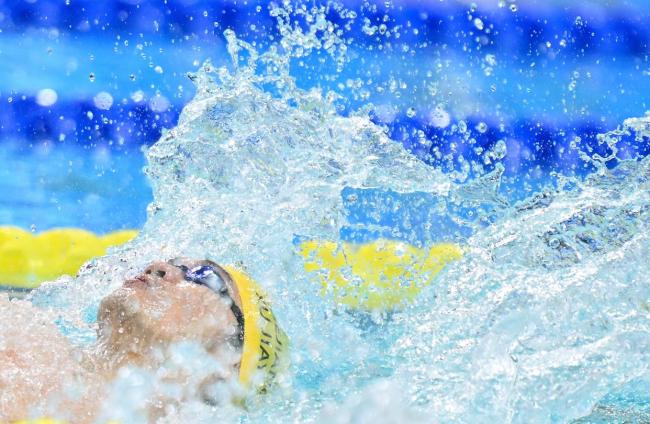 徐嘉余夺全运会男子100米仰泳金牌 浙江队闪耀赛场