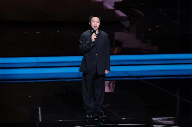 黄渤周冬雨携手金鸡,共启电影新篇章