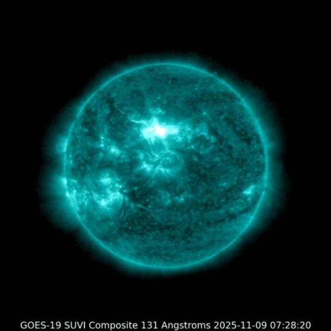 极光将继续出现在北方许多地区，太阳活动正在
