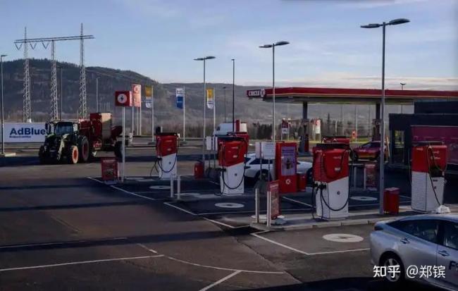 中国汽车进入“电车过半”时代 市场主导新时代