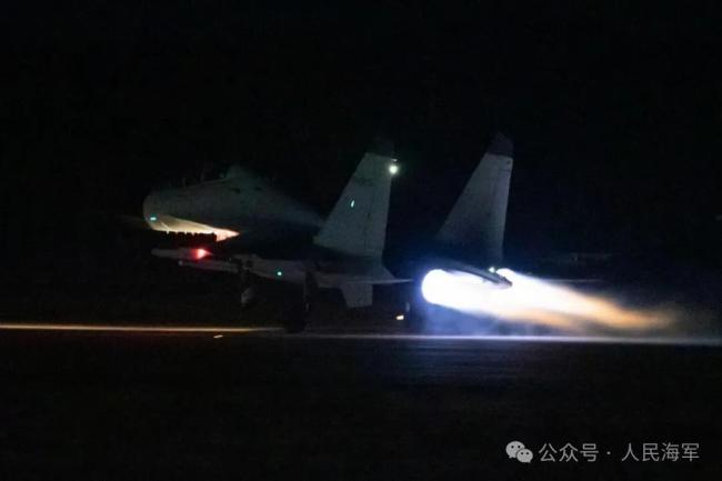 高清大图!沉浸式感受海军航空兵超燃训练现场