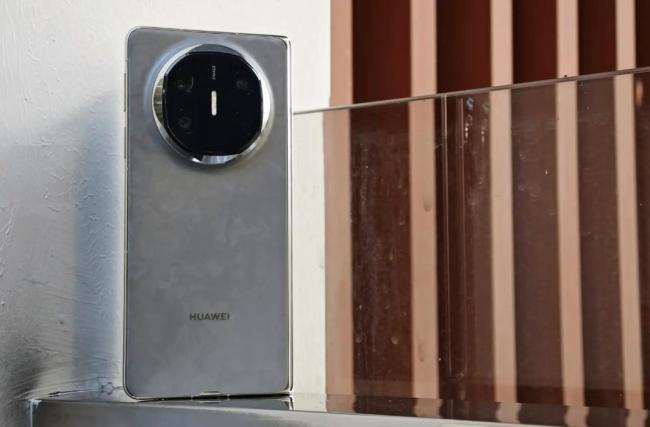 华为MateX7外不雅曝光 超浮薄高性能升级