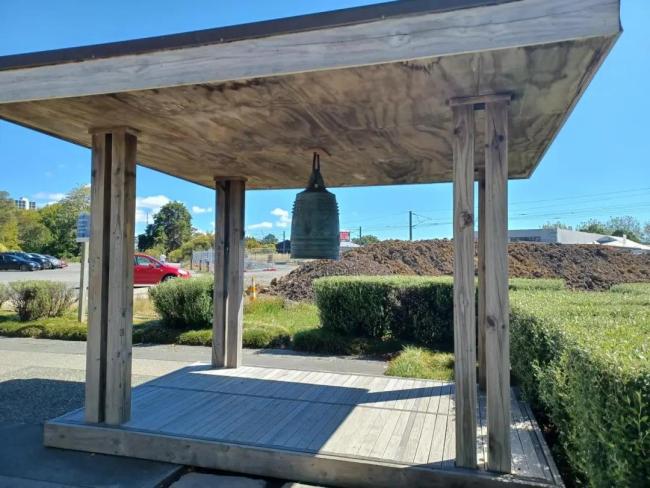 新西兰1吨重纯铜大钟被偷 友谊象征遭窃引发震惊