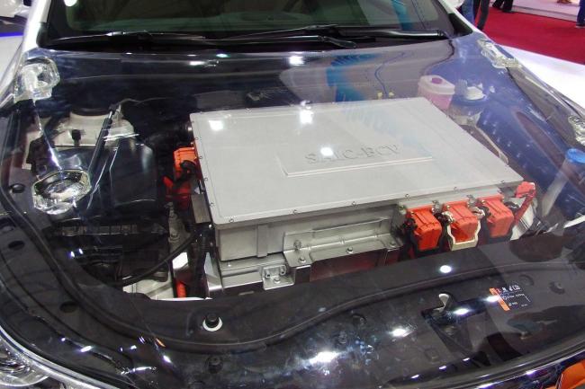 比亚迪电池外供暴涨 整车减速电池起飞