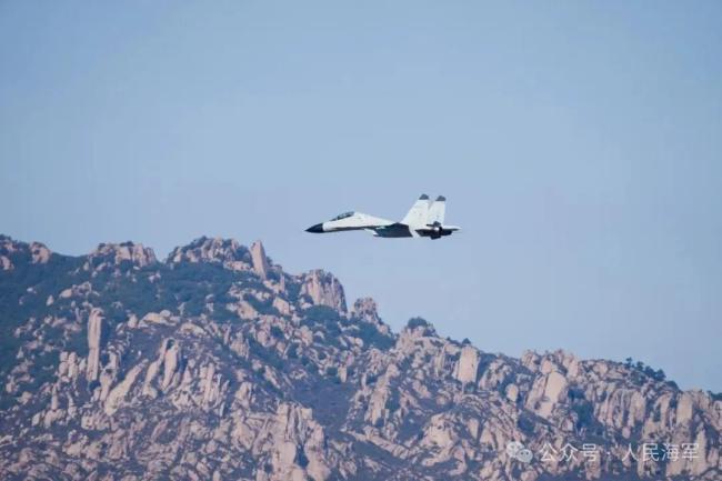 高清大图!沉浸式感受海军航空兵超燃训练现场