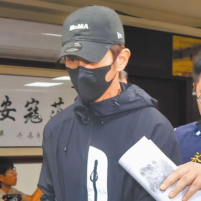 陈柏霖、修杰楷等12人被指控，艺人“闪兵”案继