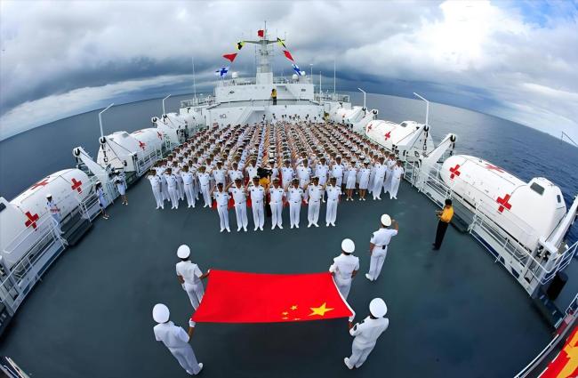 专家：解放军舰队可能绕航日本 无声的钢铁回应