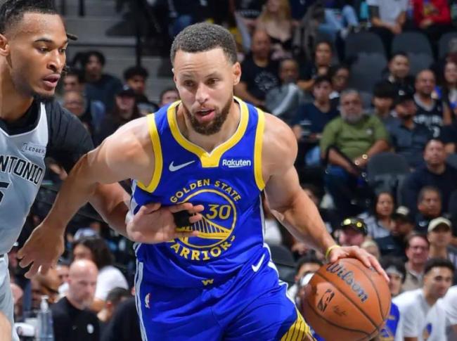 库里49分 单骑救主掀翻马刺