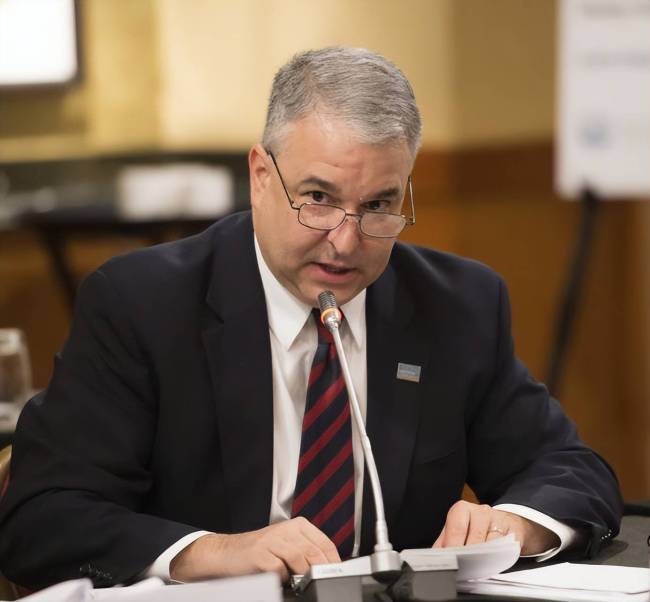 美政客为何要求中企撤出希腊港口 霸权焦虑下的经济博弈