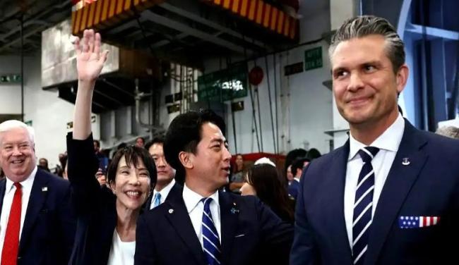 日本高官抵京 面对记者提问一言不发 尴尬现场翻车