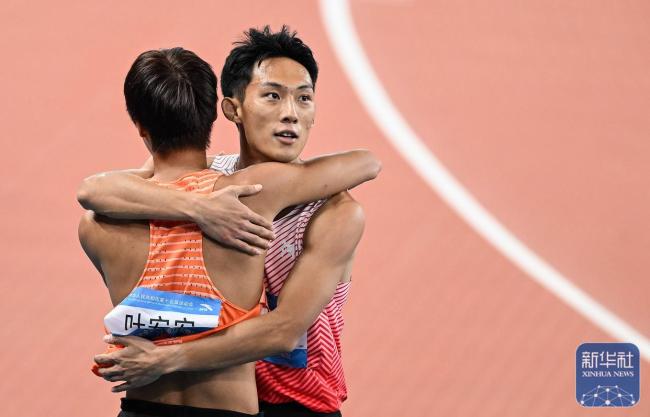 男子400米栏龚德滨夺冠 刷新全国纪录