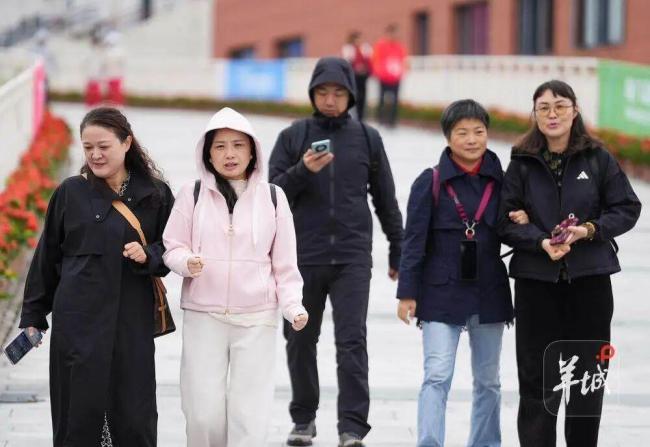 广东局地发寒冷橙警 粤北现雾凇冰挂 气温骤降需保暖