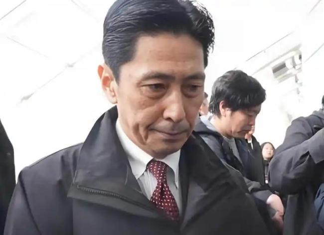 中方佩戴国徽同日本官员见面 坚定捍卫国家主权