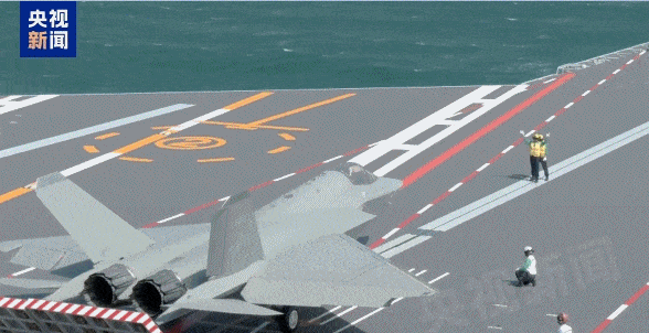 福建舰实兵训练更多细节！一组图带你全方位看清楚