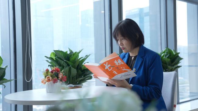 一次误车让她留深奋斗22年 从错过到辉煌