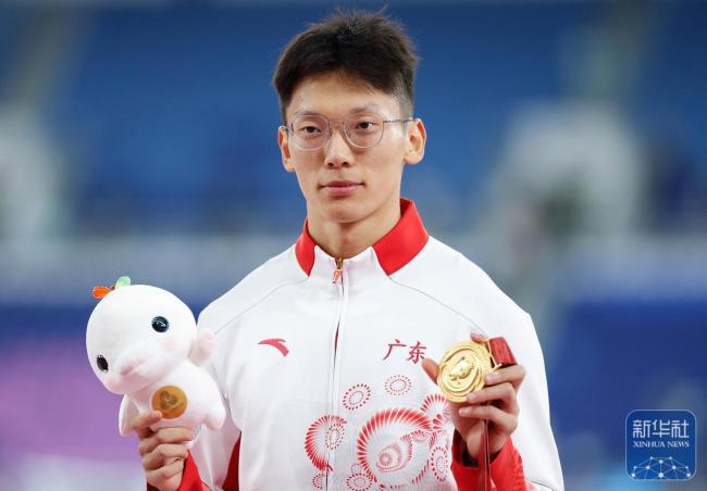 施君豪20秒30勇夺全运会200米冠军 广东队包揽金银牌