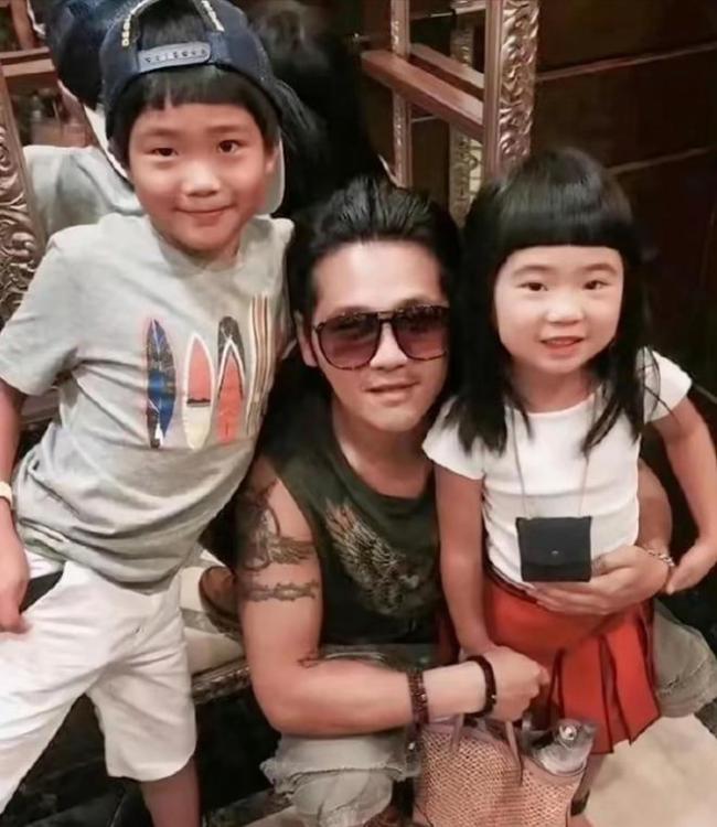 曹格15岁女儿近照 少女成长记